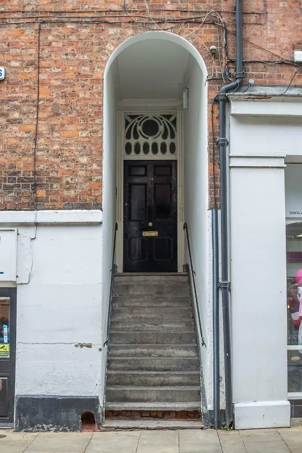 Most Central Luxury Apartment - Sleeps 4 & Free Parking! Chester