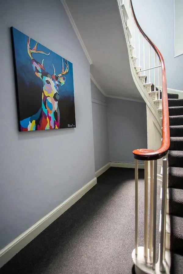 Most Central Luxury Apartment - Sleeps 4 & Free Parking! Chester