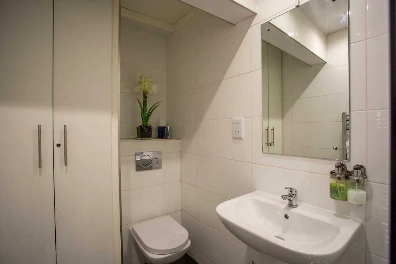Most Central Luxury Apartment - Sleeps 4 & Free Parking! Chester United Kingdom