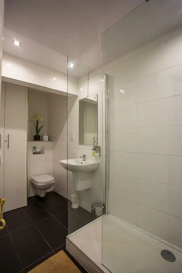 Most Central Luxury Apartment - Sleeps 4 & Free Parking! Chester United Kingdom